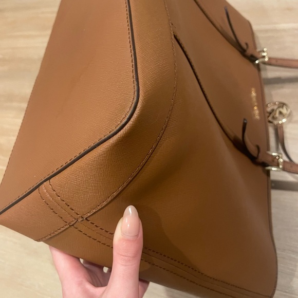 Micheal Kors Large Brown Saffiano Zip Tote - Picture 7 of 13